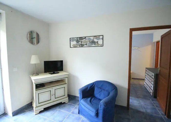 Nyaraló Lou Peyrol Urval